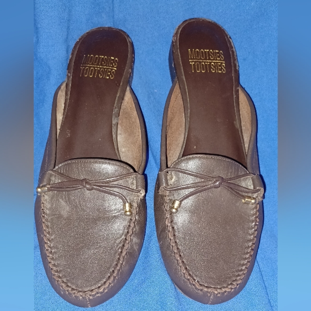 Mootsies tootsies brown leather loafer mules 7.5 M (111124D)